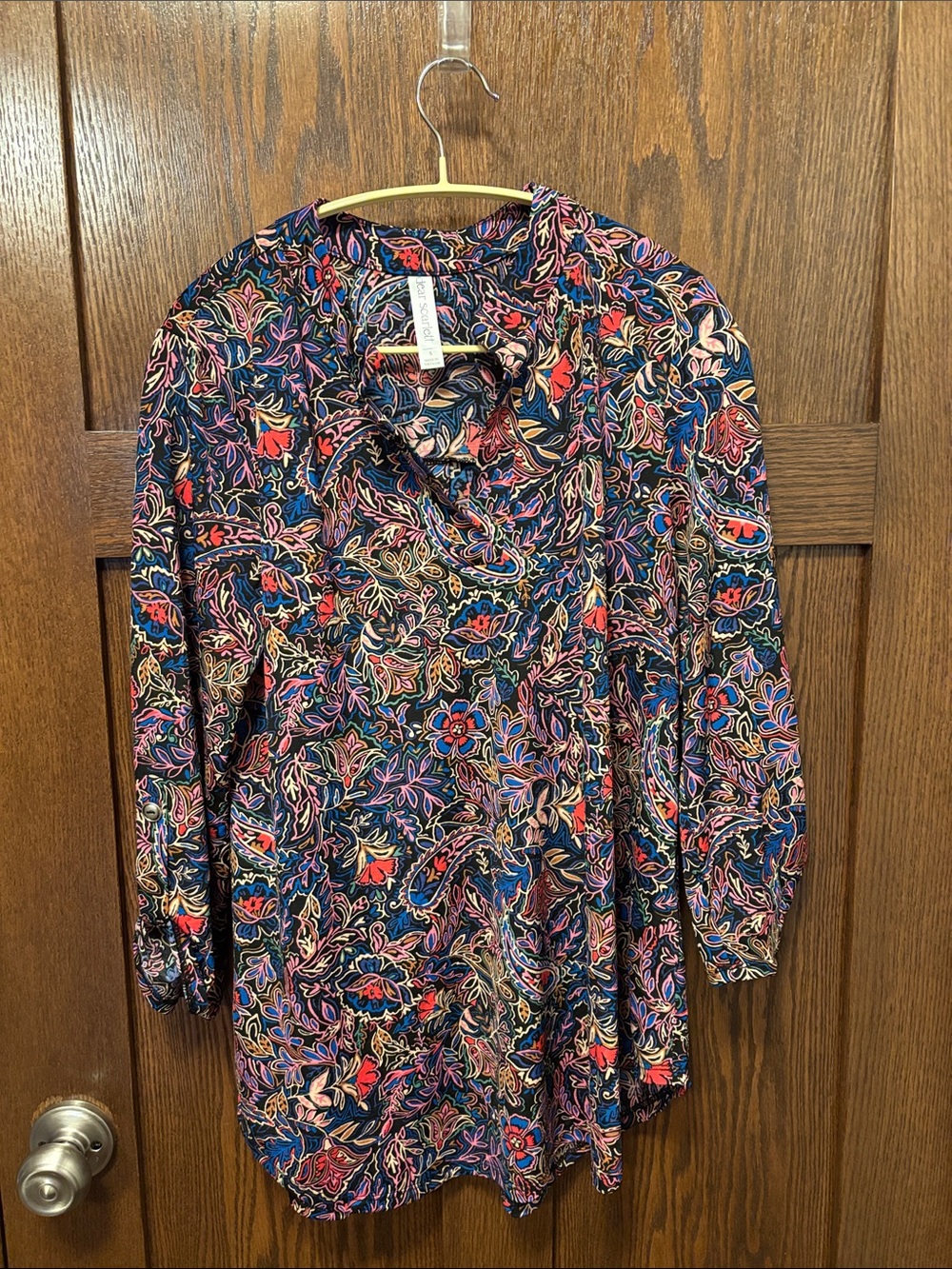 Dear Scarlett Floral Paisley Women's Tunic Top. Multicolor.  Small